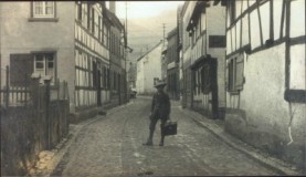 Abb. 14.2 Haus Baer ca. 1925 ; im Vordergrund  Siegfried Baer